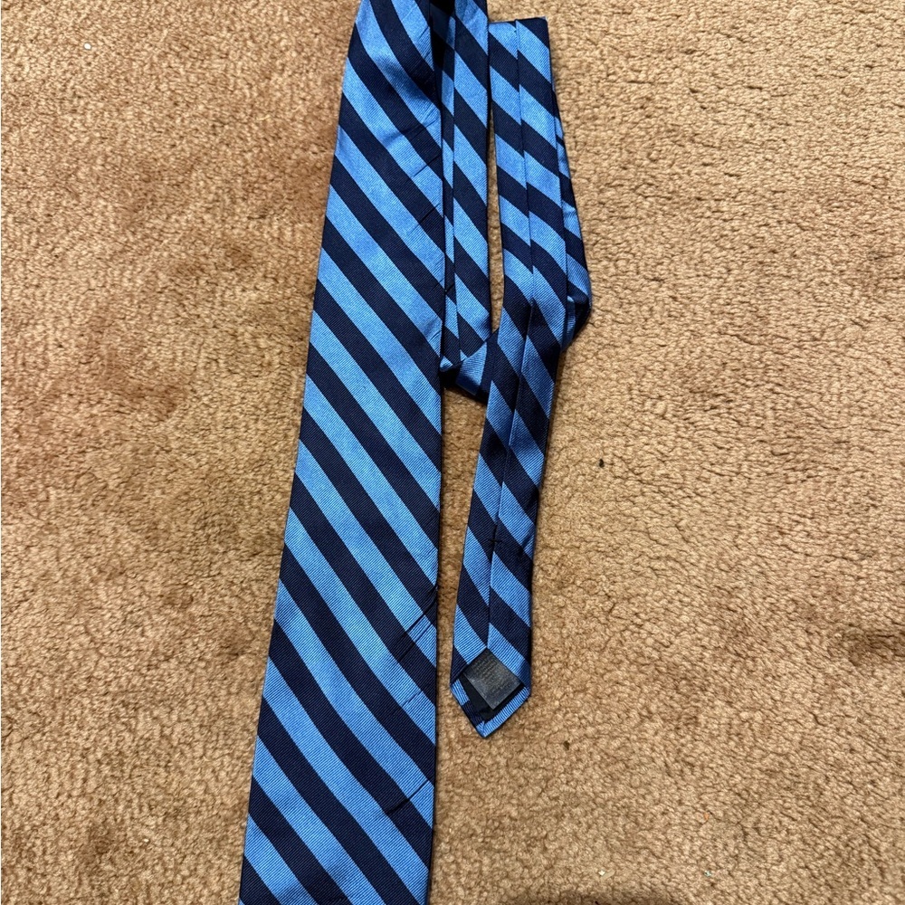 Brooks Brothers Dark Blue and Light Blue Diagonal Striped Tie